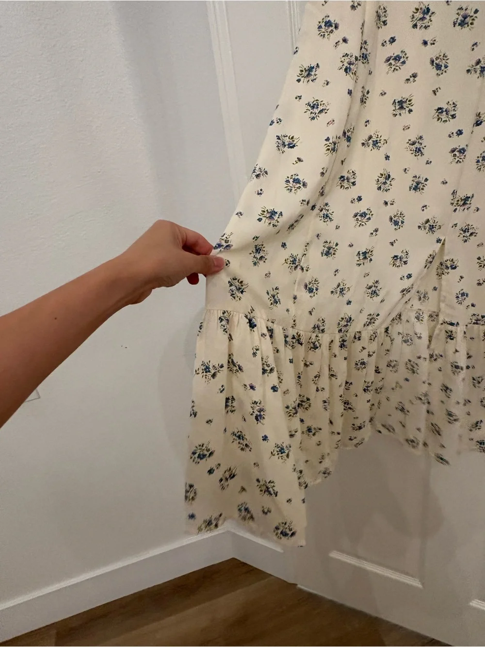 Floral Ruffle-Sleeve Midi Dress in Cream and Blue